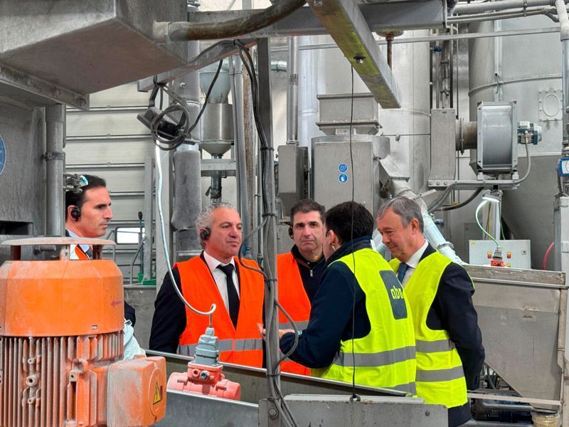 Nicanor Sen visita las instalaciones de la firma ABN en Medina del Campo 1