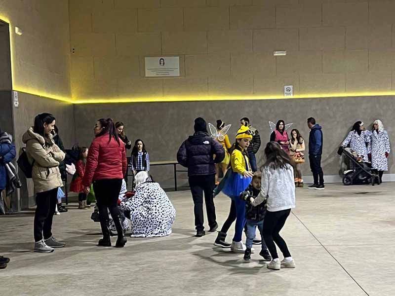 El Carnaval de Tábara, deslucido por la aguanieve, pero con momentos de alegría 9