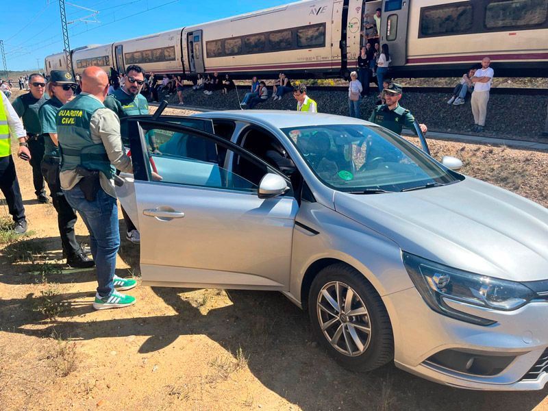 Incidente ferroviario en Toro: Evacuación exitosa de 480 pasajeros del tren AVE con destino Galicia 1