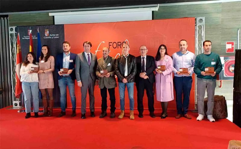 La Junta reconoce el esfuerzo de quienes trabajan por la sostenibilidad en municipios pequeños y el compromiso de todos los participantes en los Premios Fuentes Claras 1