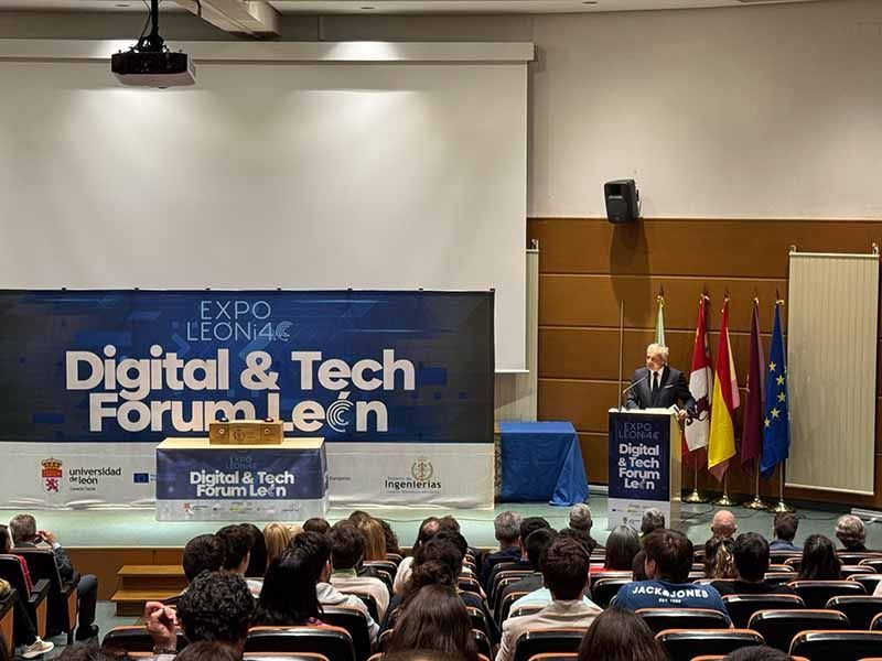 Nicanor Sen clausura el acto de inauguración de Expo Leóni4 Digital y Tech Forum 1