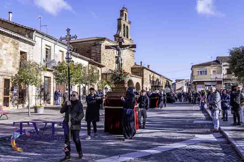 El Santo Entierro y la procesión del "Pendebás" emocionan en Tábara pese al mal tiempo 13
