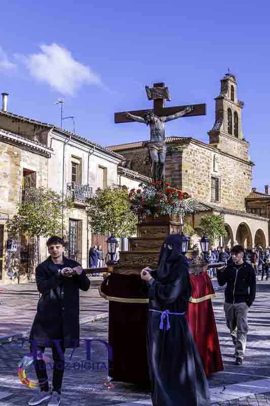 El Santo Entierro y la procesión del "Pendebás" emocionan en Tábara pese al mal tiempo 40