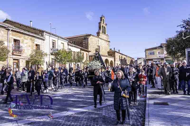 El Santo Entierro y la procesión del "Pendebás" emocionan en Tábara pese al mal tiempo 15