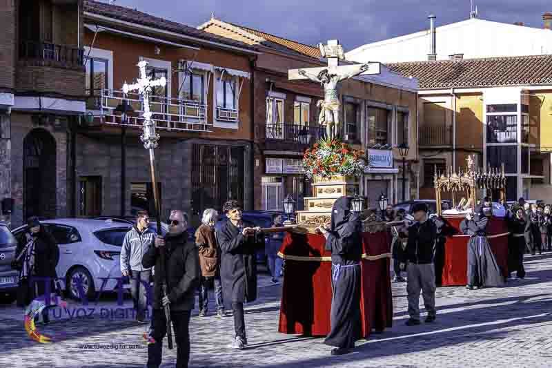 El Santo Entierro y la procesión del "Pendebás" emocionan en Tábara pese al mal tiempo 17