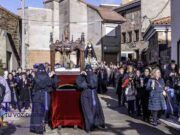 El Santo Entierro y la procesión del “Pendebás” emocionan en Tábara pese al mal tiempo