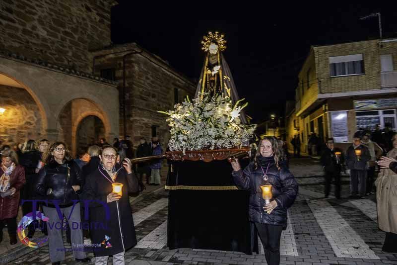 El Santo Entierro y la procesión del "Pendebás" emocionan en Tábara pese al mal tiempo 2