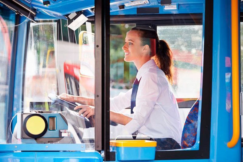 Transportes prepara un plan de ayudas de hasta 2.000 euros por persona para obtener los carnés de camión y autobús 1