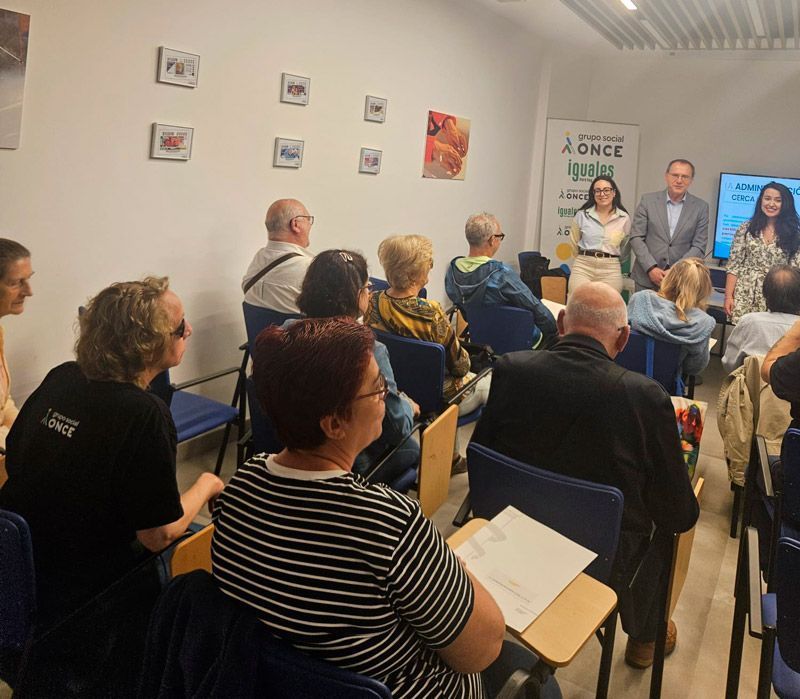 La Subdelegación del Gobierno acerca sus servicios a los usuarios de la ONCE en Zamora 1