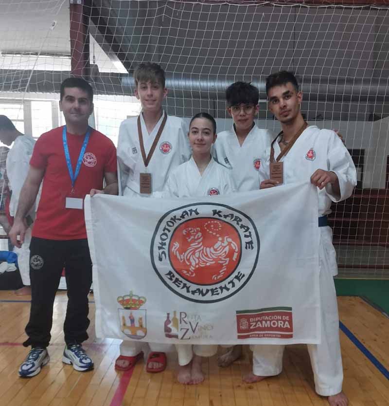 El Shotokan Karate Benavente regresa con tres medallas del Campeonato Regional de Castilla y León 2