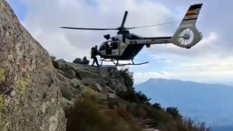 Rescatados tres montañeros desorientados en el Puerto de Serranillos 1