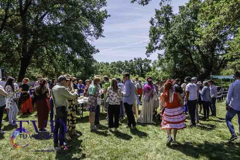 San Mamés se convierte en epicentro del espíritu rociero gracias a la Asociación Cultural Magius 44