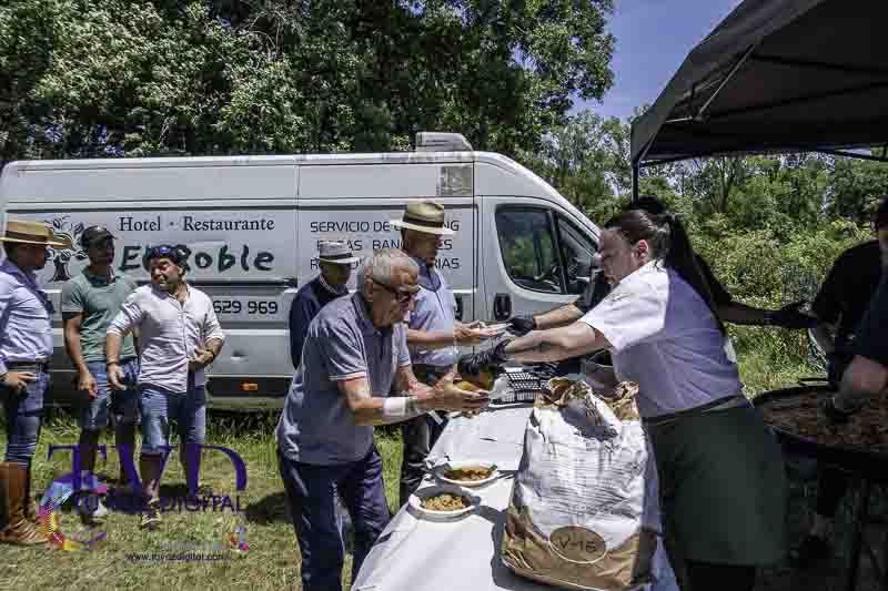 San Mamés se convierte en epicentro del espíritu rociero gracias a la Asociación Cultural Magius 77