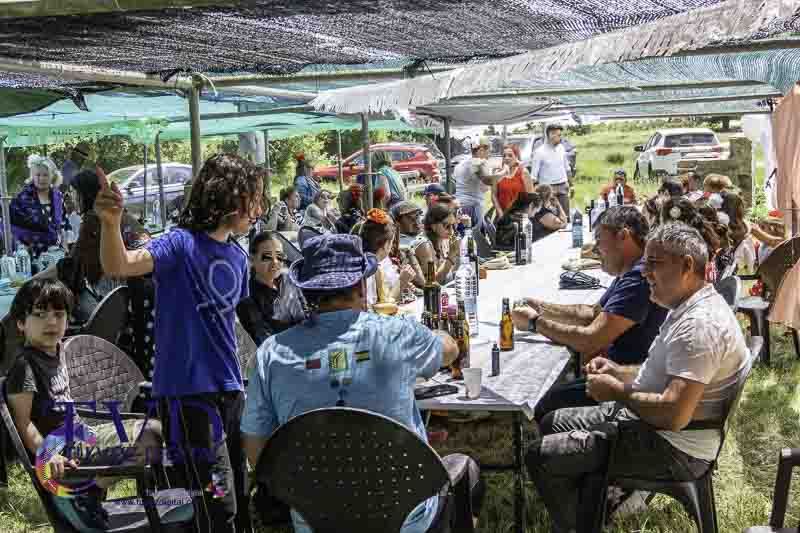 San Mamés se convierte en epicentro del espíritu rociero gracias a la Asociación Cultural Magius 82