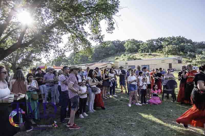 San Mamés se convierte en epicentro del espíritu rociero gracias a la Asociación Cultural Magius 99