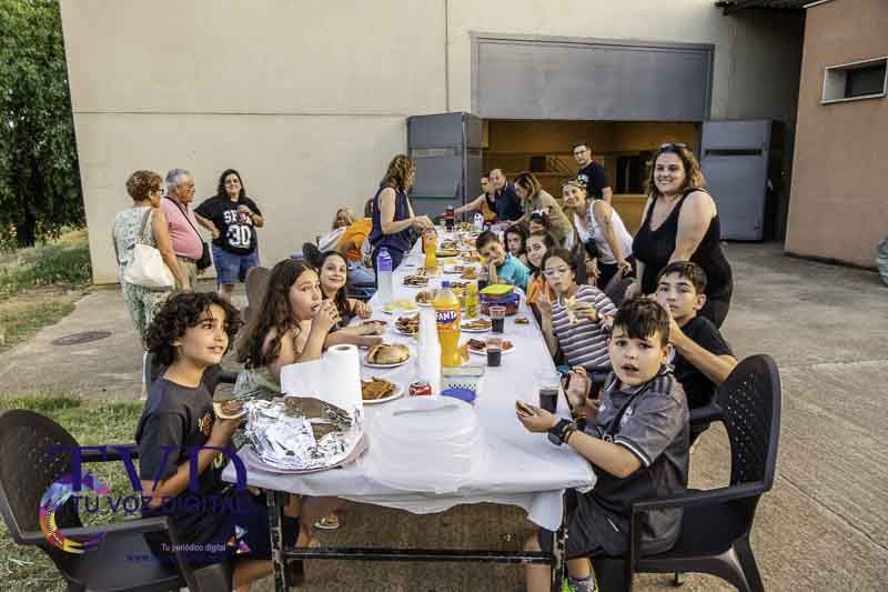 Tábara renueva su magia ancestral en la Noche de San Juan gracias a la Asociación Cultural Magius 75