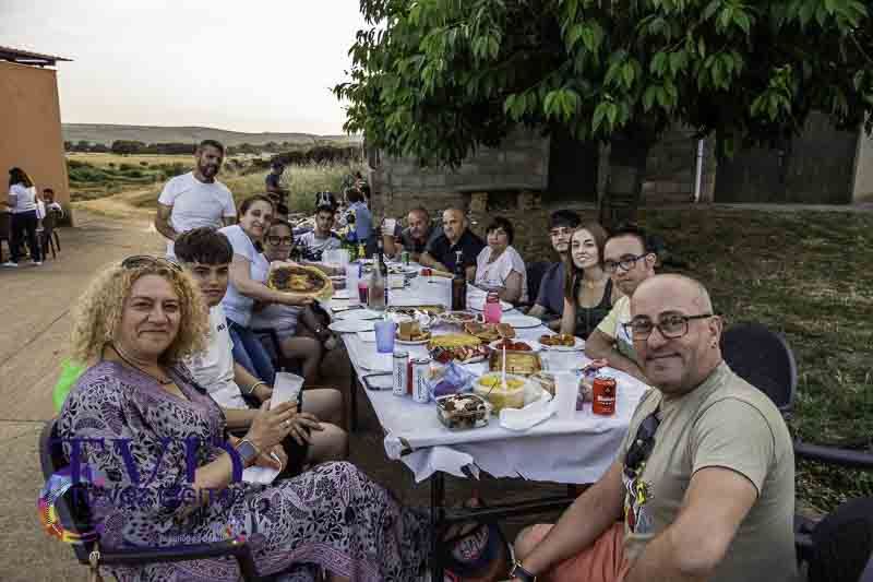 Tábara renueva su magia ancestral en la Noche de San Juan gracias a la Asociación Cultural Magius 80