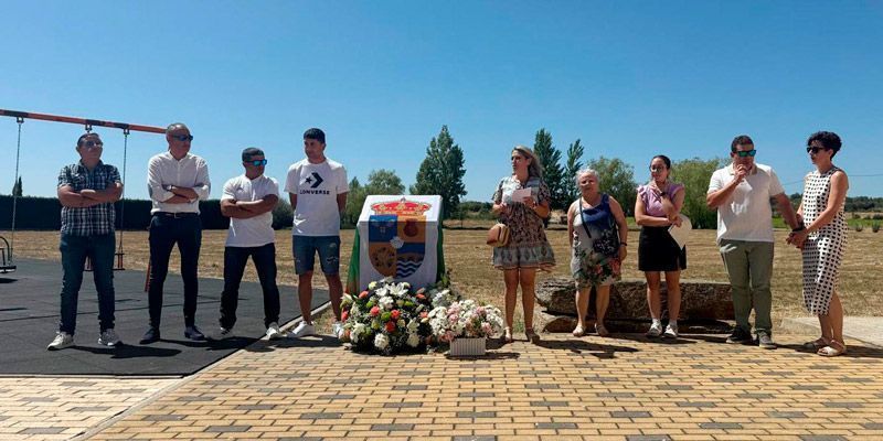Calzadilla de Tera rinde homenaje al pequeño Álvaro Fernández Lara con la inauguración de un parque infantil que llevará su nombre 1