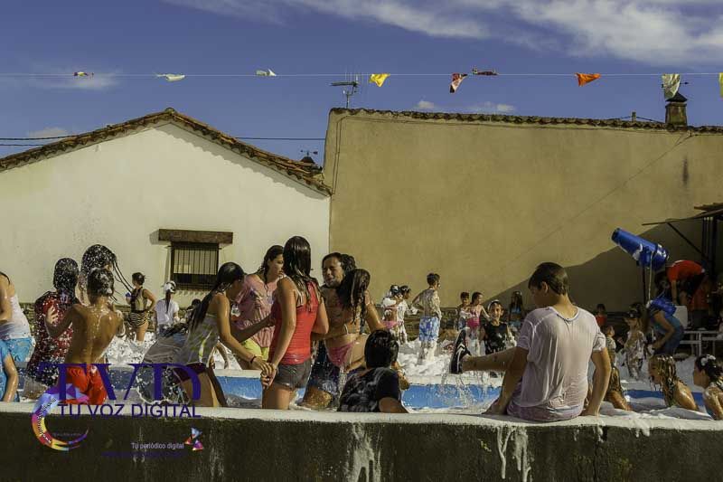Tábara da el pistoletazo de salida a las fiestas Patronales con agua, música y mucha energía en San Lorenzo 2