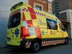 Cuatro heridos, uno de ellos atrapado, tras un accidente entre una furgoneta y un turismo en la A-52 en Palacios de Sanabria