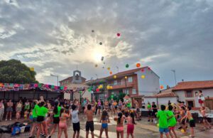San Lorenzo abre las fiestas de Tábara con color, tradición y mucha espuma