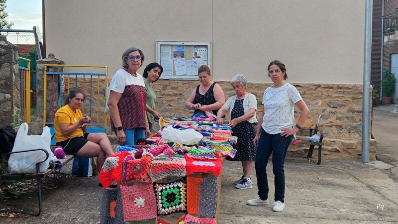 San Lorenzo abre las fiestas de Tábara con color, tradición y mucha espuma 16