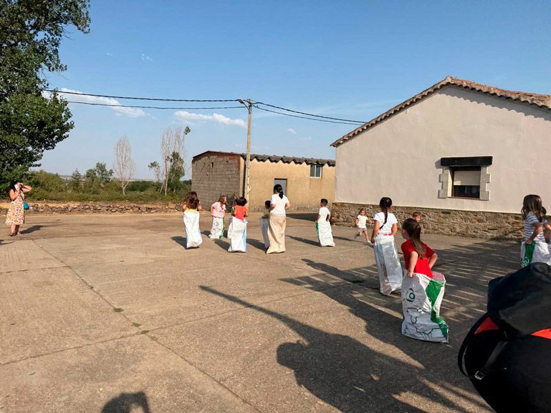 San Lorenzo sigue de fiesta: juegos, música y tradición con el sello de su asociación cultural 10