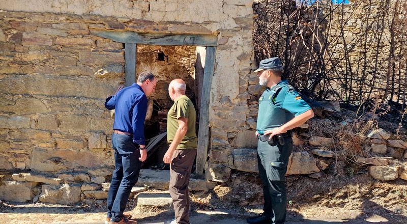 Ángel Blanco visita Abejera, Sarracín y San Vicente de la Cabeza tras el incendio de Puercas 1
