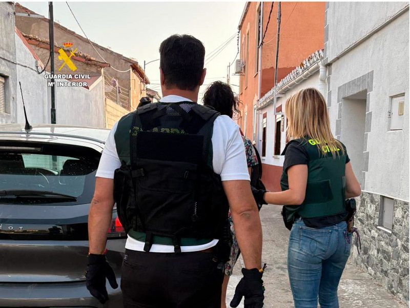 La Guardia Civil detiene a una mujer por varios delitos de robo con fuerza y un delito de usurpación de vivienda cometidos en distintas localidades de la provincia 1