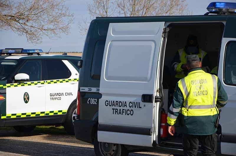 Detenido un conductor por atentado a Agente de la Autoridad, carecer de permiso de conducir, cuadruplicar la tasa de alcohol y daños 1