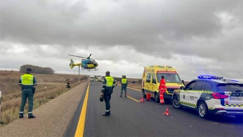 Dos heridos en un accidente en la A-6 1