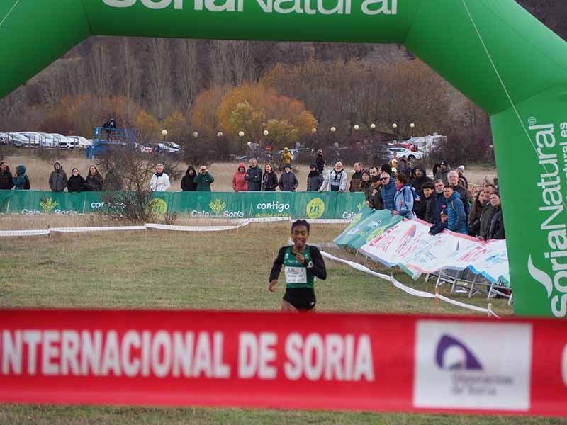 Matthew Kipchumba y Likina Amebaw brillan en el XXXI Campo a Través Internacional de Soria 9