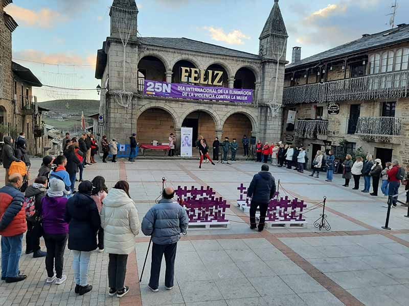Puebla de Sanabria se vuelca en el 25N con una emotiva jornada de homenaje, reflexión y compromiso 1