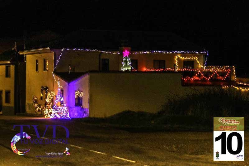 La Iluminación de Fachadas Navideñas llena de magia “Navidades con Ilusión” en Tábara 34