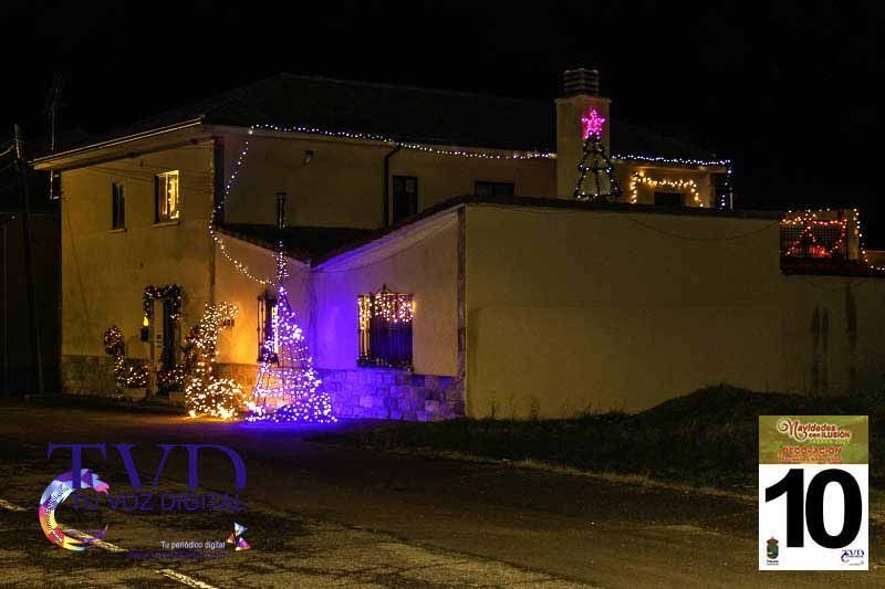 La Iluminación de Fachadas Navideñas llena de magia “Navidades con Ilusión” en Tábara 35