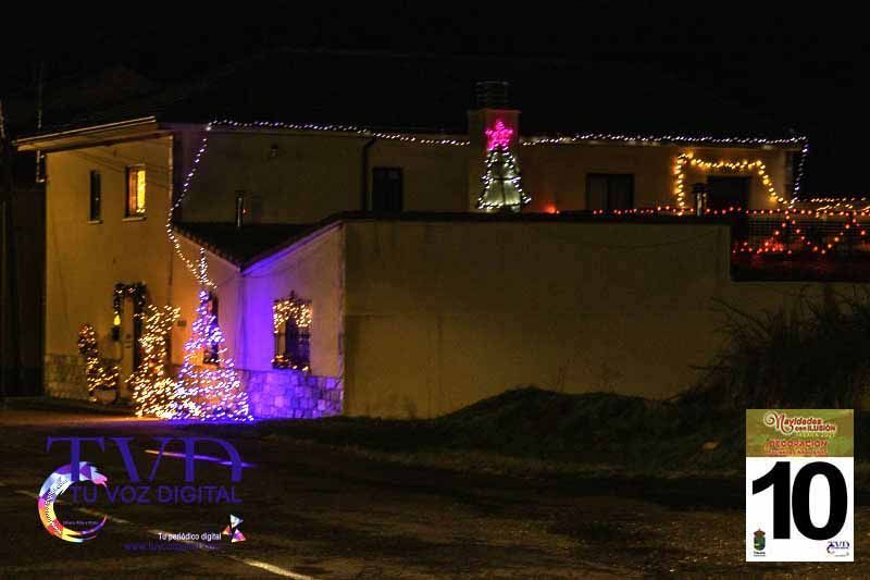 La Iluminación de Fachadas Navideñas llena de magia “Navidades con Ilusión” en Tábara 36
