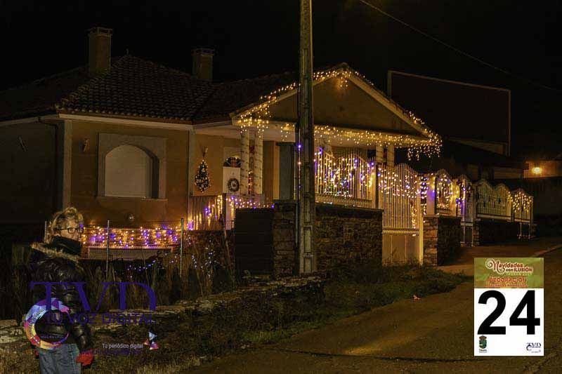 La Iluminación de Fachadas Navideñas llena de magia “Navidades con Ilusión” en Tábara 76