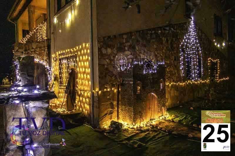 La Iluminación de Fachadas Navideñas llena de magia “Navidades con Ilusión” en Tábara 82