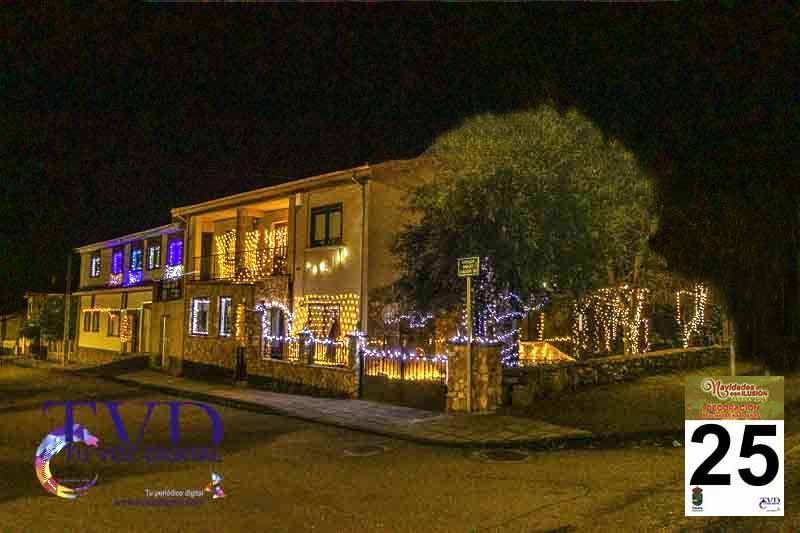 La Iluminación de Fachadas Navideñas llena de magia “Navidades con Ilusión” en Tábara 85