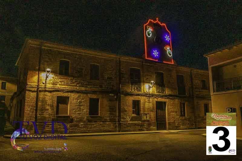 La Iluminación de Fachadas Navideñas llena de magia “Navidades con Ilusión” en Tábara 16