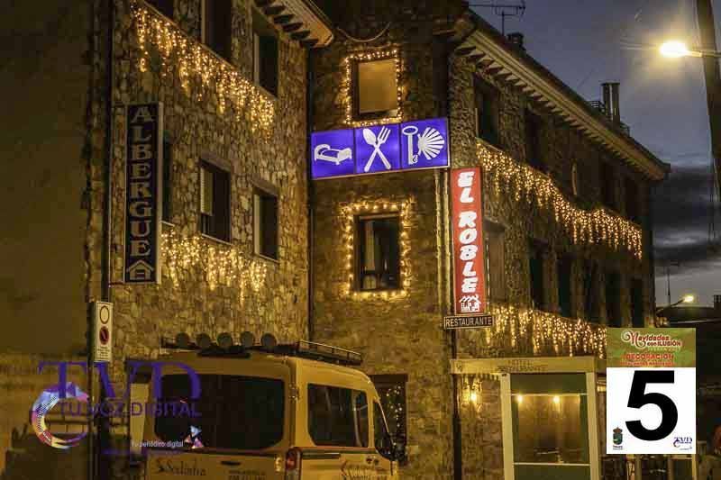 La Iluminación de Fachadas Navideñas llena de magia “Navidades con Ilusión” en Tábara 21