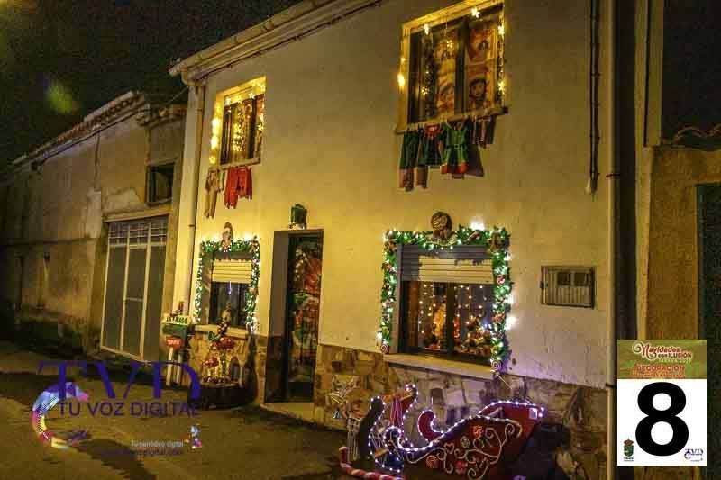 La Iluminación de Fachadas Navideñas llena de magia “Navidades con Ilusión” en Tábara 33