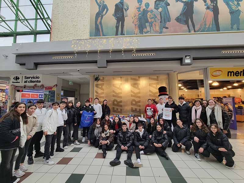 El Colegio Nuestra Señora del Rocío impulsa la solidaridad con una recogida de alimentos en Valderaduey 1