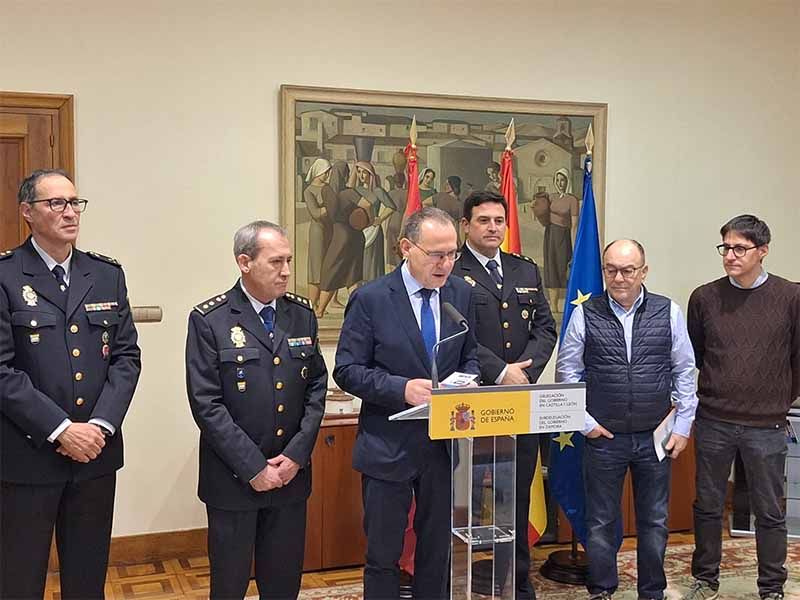 La Policía Nacional aumenta la presencia policial en zonas comerciales durante la Navidad para garantizar un “Comercio Seguro” 1