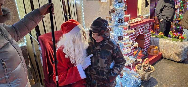 La ilusión vence al frío: Tábara se vuelve a llenar de magia con la llegada de Papá Noel 2