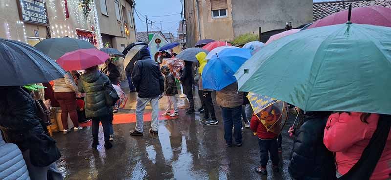 La ilusión vence al frío: Tábara se vuelve a llenar de magia con la llegada de Papá Noel 9