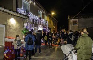 Tábara enciende la magia de la Navidad con la sexta edición de las Fachadas Navideñas