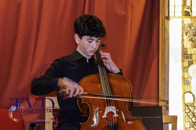 El Conservatorio “Miguel Manzano” lleva la magia de la Navidad a Tábara con un emotivo concierto de violonchelos 11