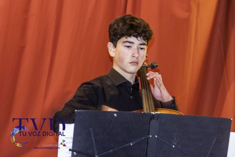El Conservatorio “Miguel Manzano” lleva la magia de la Navidad a Tábara con un emotivo concierto de violonchelos 13