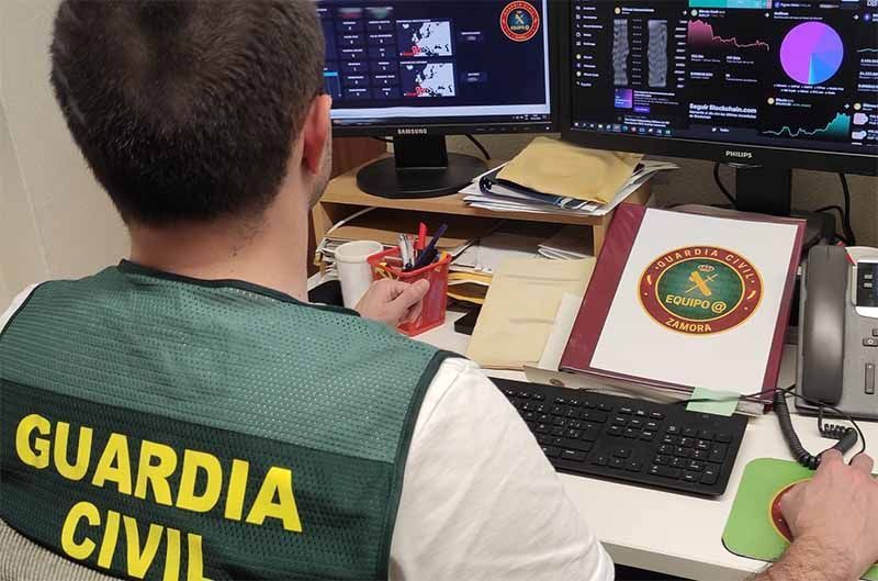 La Guardia Civil investiga a una mujer por un delito de estafa mediante falsas inversiones 1